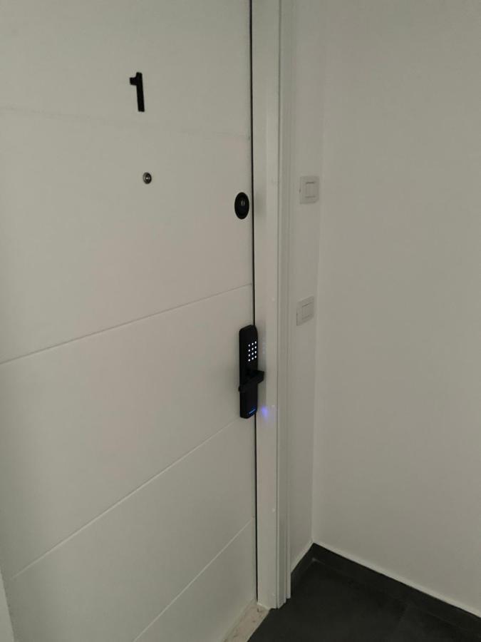Central Studio Apartment 1, Tiranë Ngoại thất bức ảnh