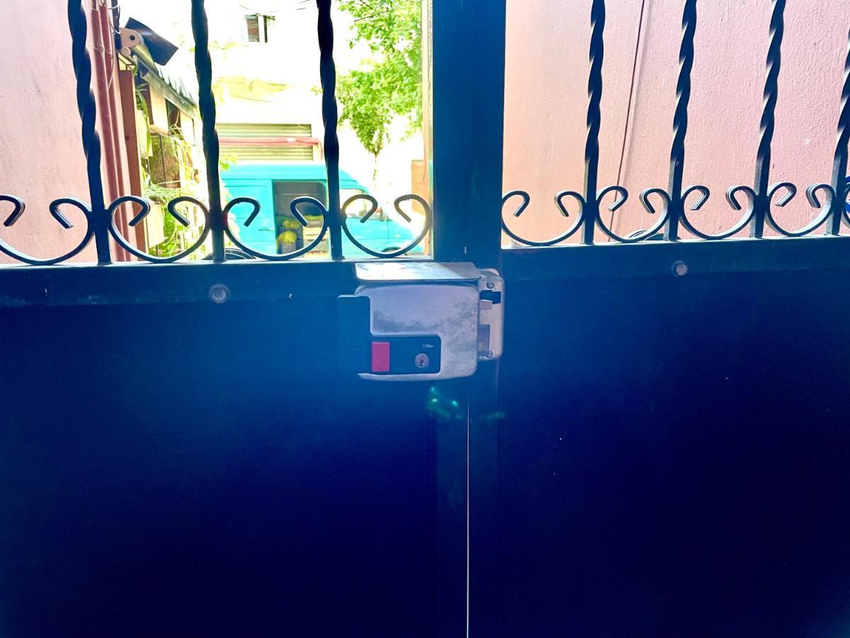 Central Studio Apartment 1, Tiranë Ngoại thất bức ảnh